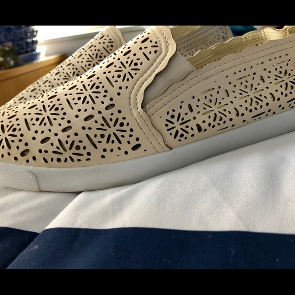 “Sole (sense)ability” cream women slip on sneaker - Picture 2 of 6
